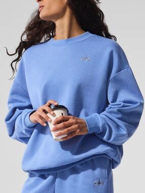 Alo Accolade Crewneck Sweatshirt- Crystal Clear Blue